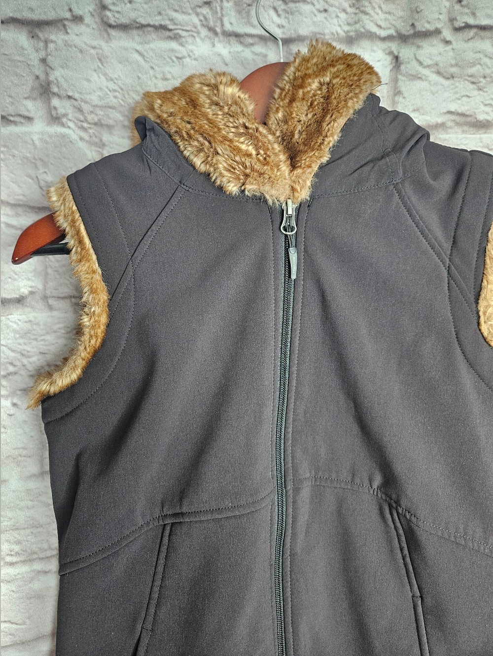 Marmot Women's Furlong Vest Faux Fur Black Size Small - Picture 7 of 11
